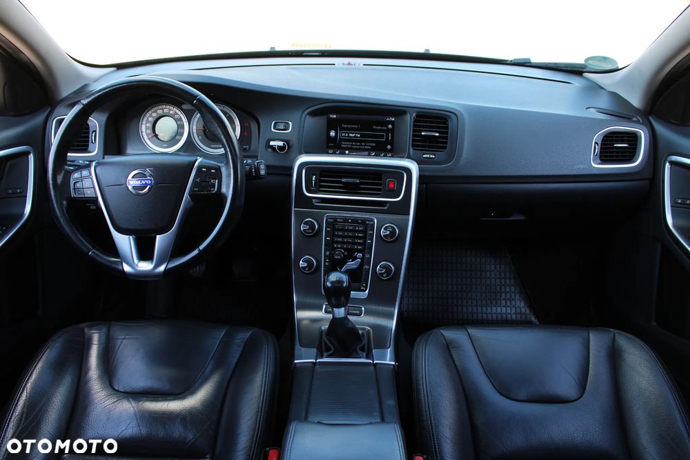 Volvo V60 D5 Summum - 13