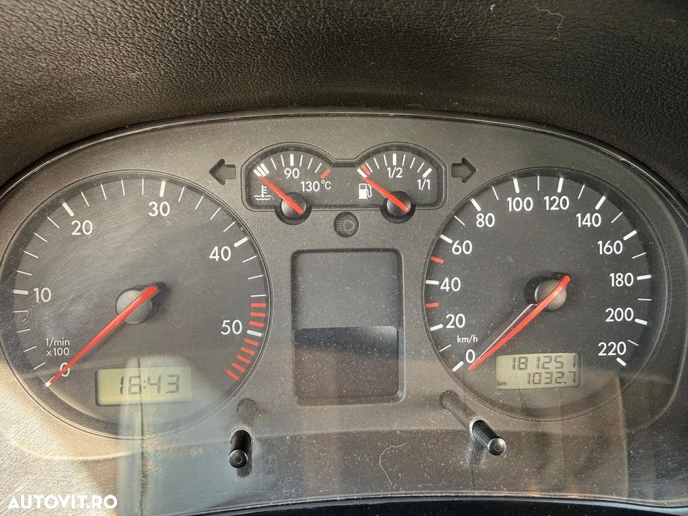Volkswagen Bora 1.9TDI Comfortline - 1