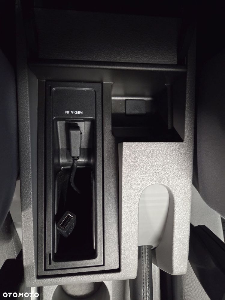 Volkswagen Caddy 1.6 Life Style (7-Si.) - 28