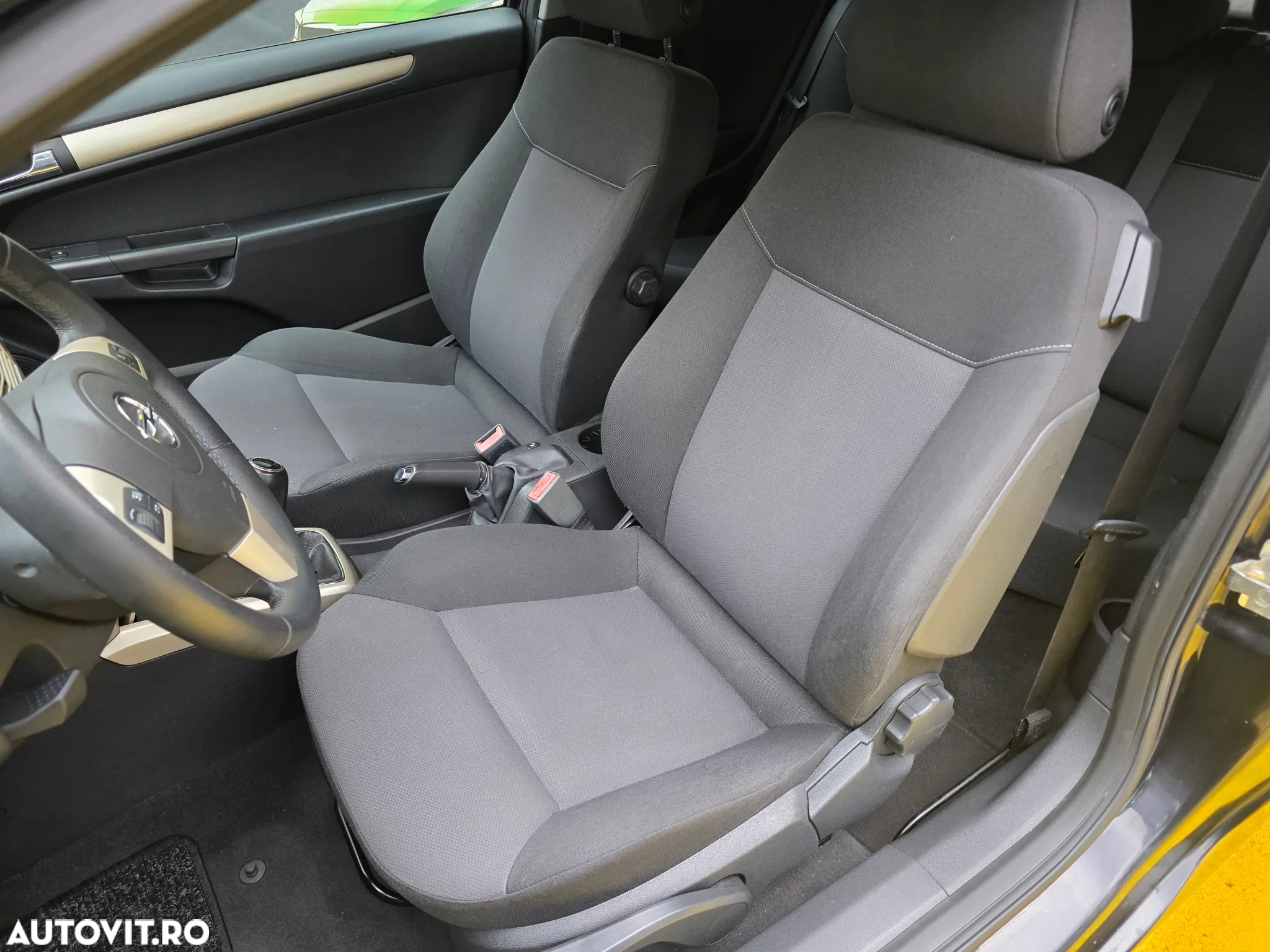 Opel Astra GTC 1.4 Cosmo - 9