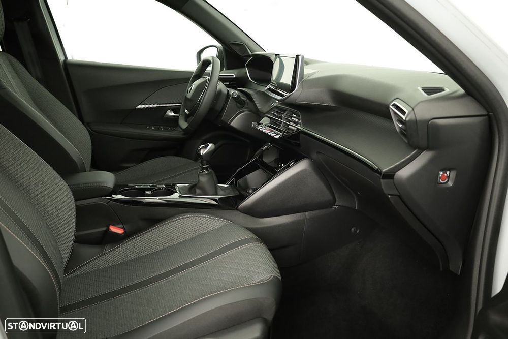 Peugeot 2008 1.2 PureTech Allure - 21