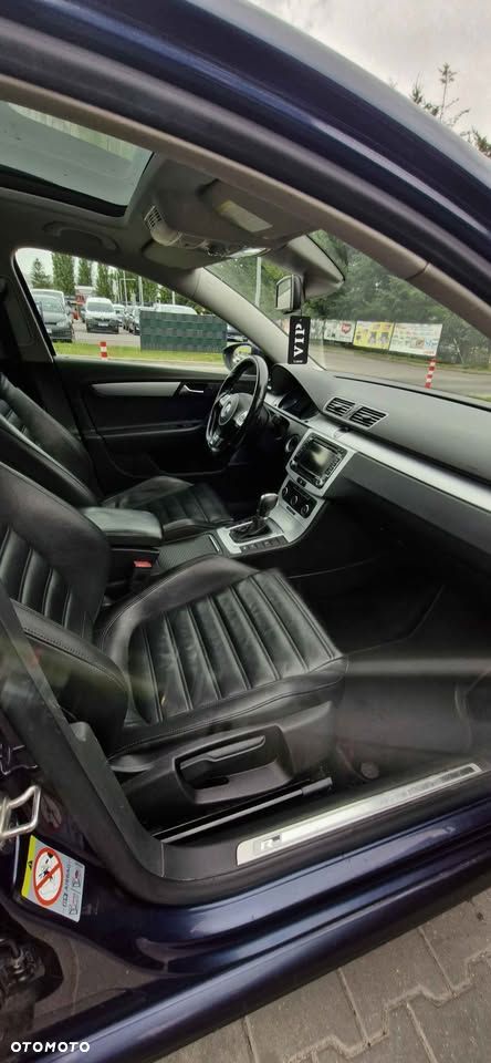 Volkswagen Passat 2.0 TDI Perfectline R-Style DSG - 18