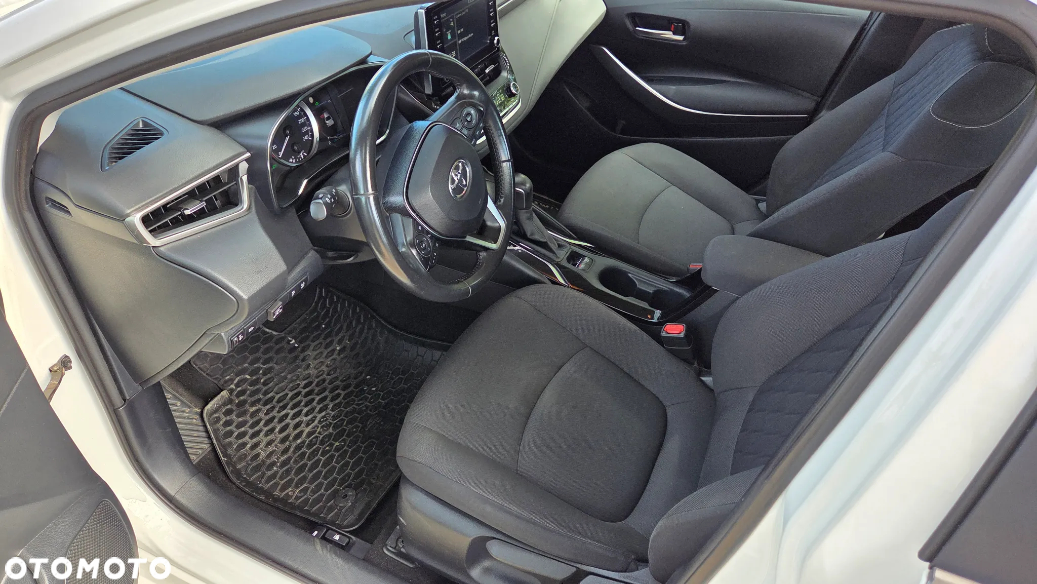 Toyota Corolla 1.8 Hybrid Comfort - 9