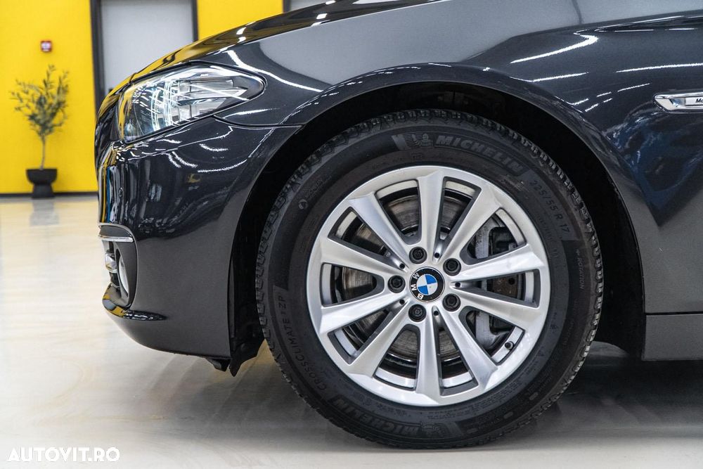 BMW Seria 5 528i xDrive Sport-Aut. Luxury Line - 40