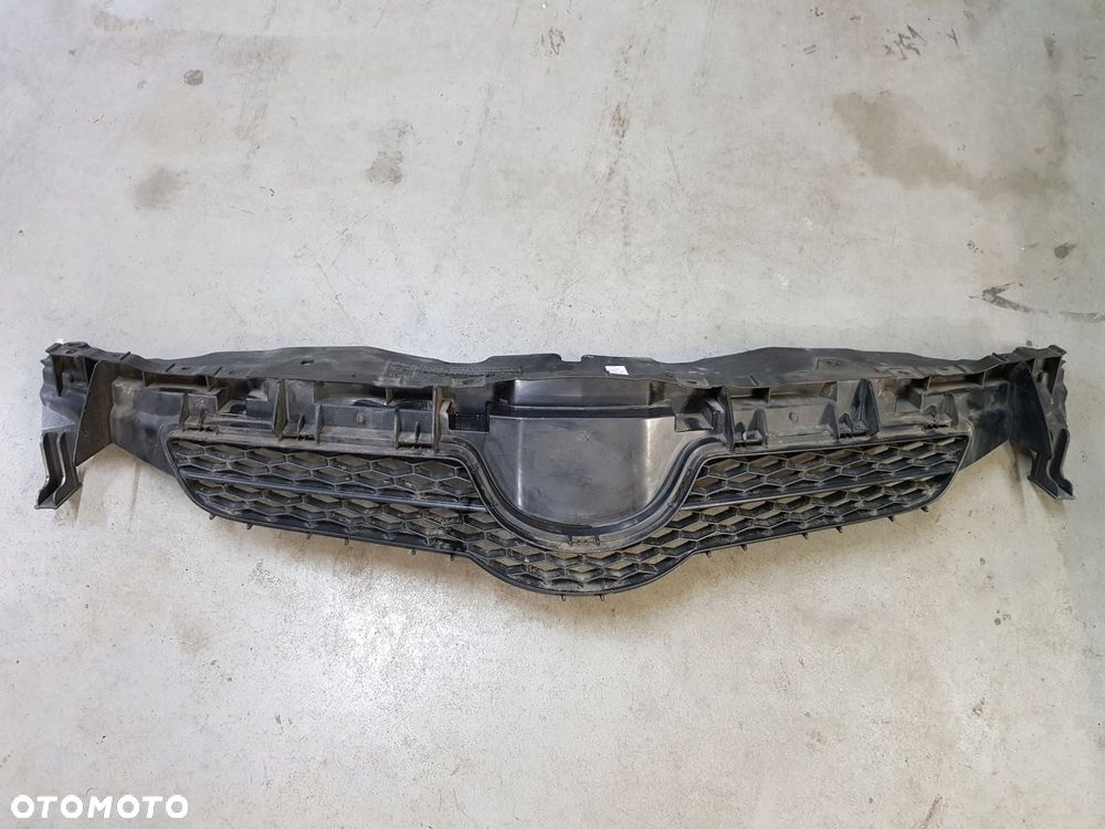 atrapa grill 53111-12a00 toyota auris i e15 eur hb 07r - 1