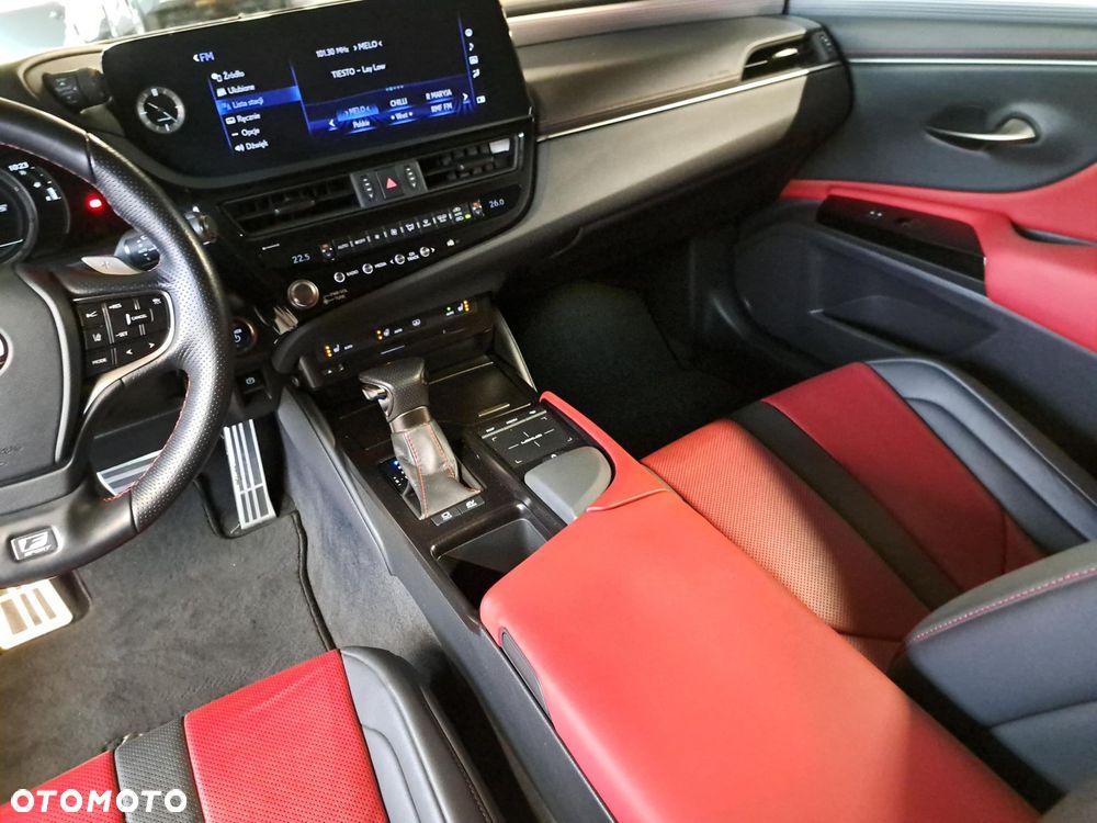 Lexus ES 300h F Sport Edition - 31