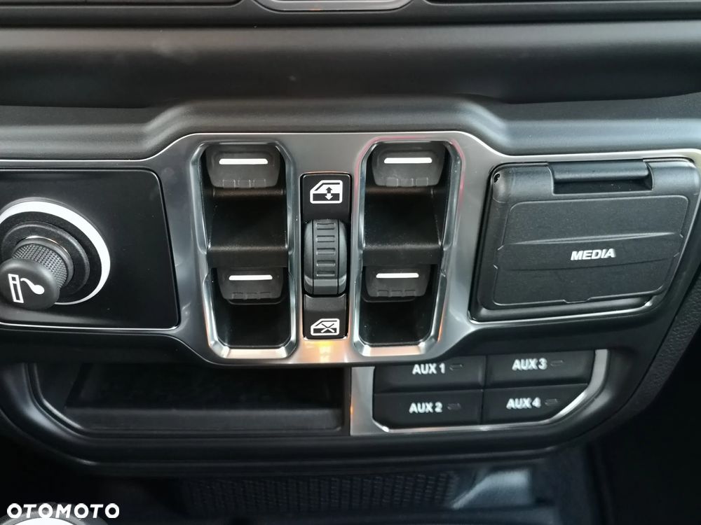 Jeep Wrangler - 27
