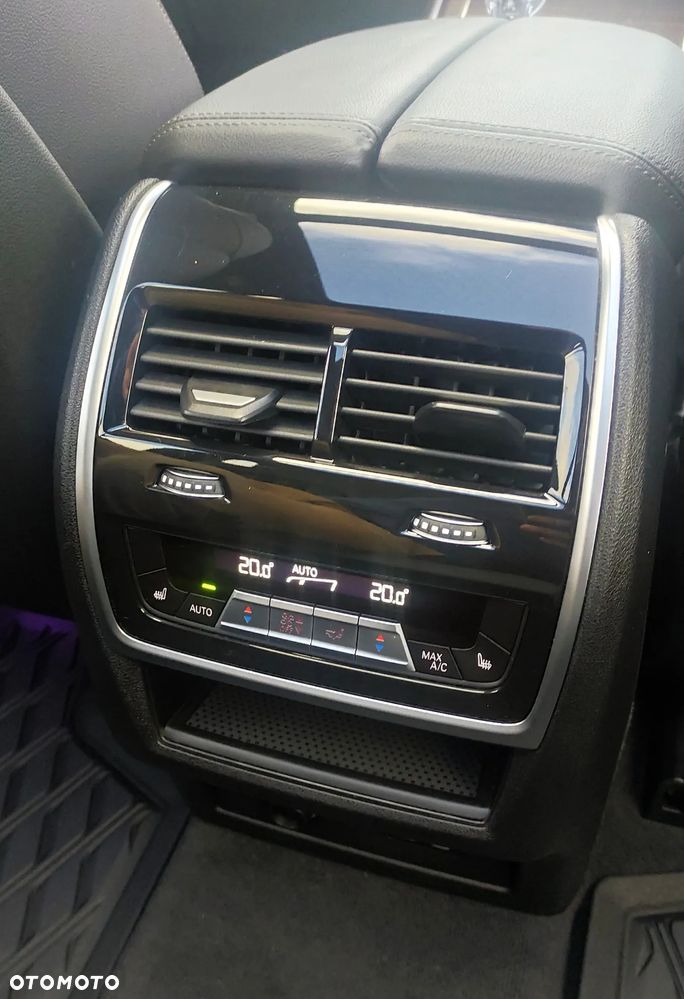 BMW X7 xDrive40i - 24