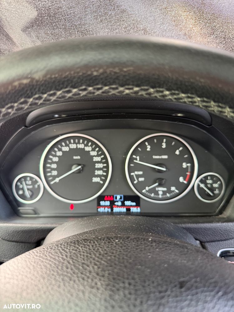 BMW Seria 3 320d Aut. - 14