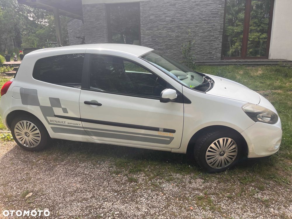 Renault Clio - 8