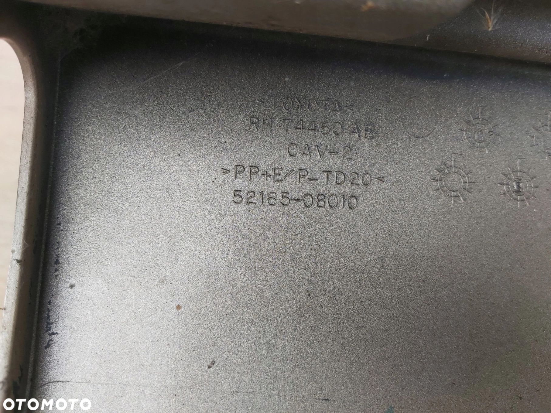 TOYOTA Sienna zaślepka błotnika tył pod lampę PRAWA 52165-08010 - 4