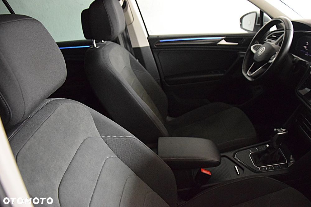 Volkswagen Tiguan 2.0 TDI SCR DSG R-Line - 31