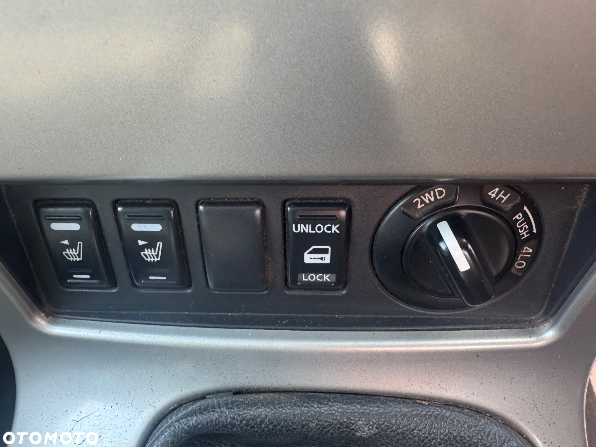 Nissan Navara 2.5 TDi Base / XE - 12