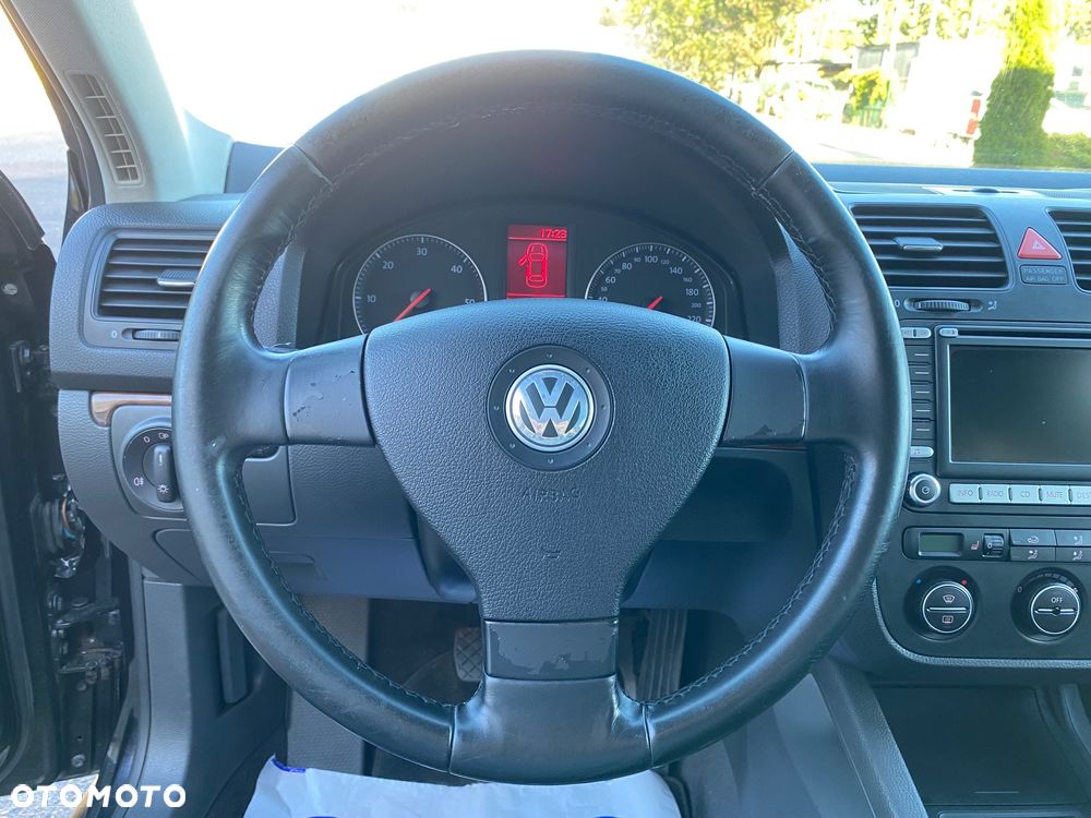 Volkswagen Jetta 1.9 TDI United - 19