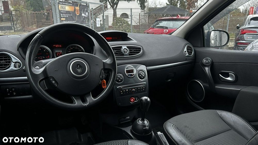 Renault Clio - 10