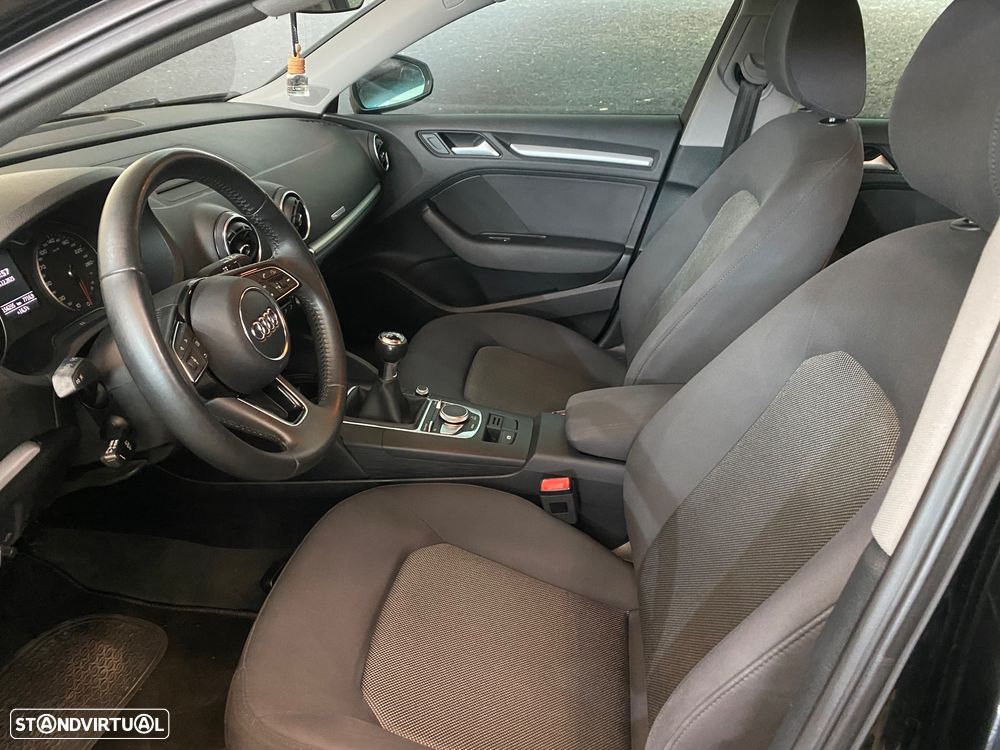 Audi A3 Sportback 1.6 TDI ultra Attraction - 5