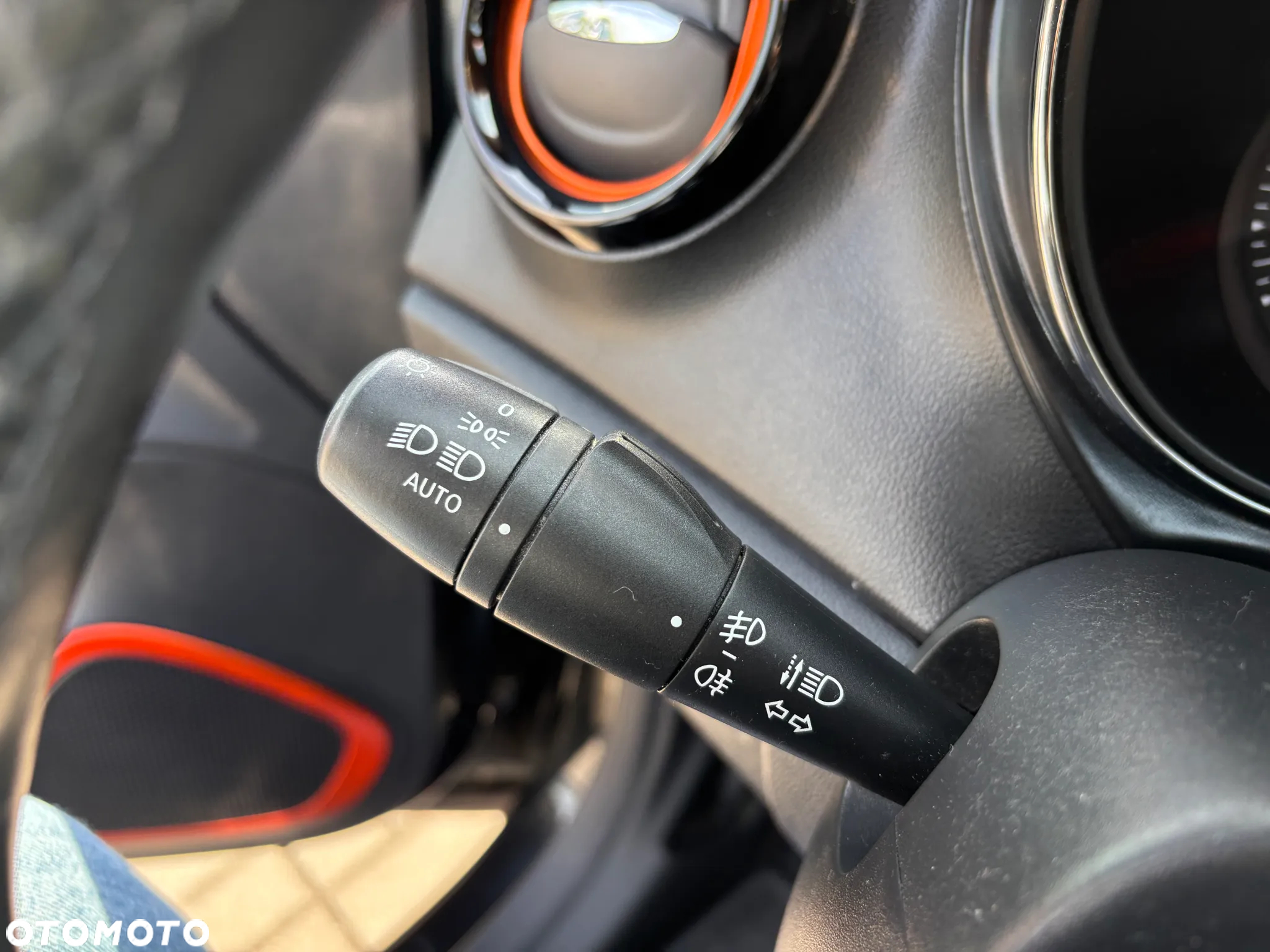 Renault Captur 1.2 Energy TCe Limited EDC - 12