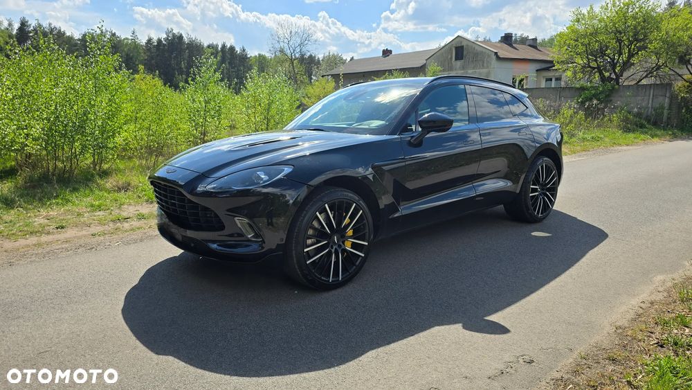 Aston Martin DBX - 1