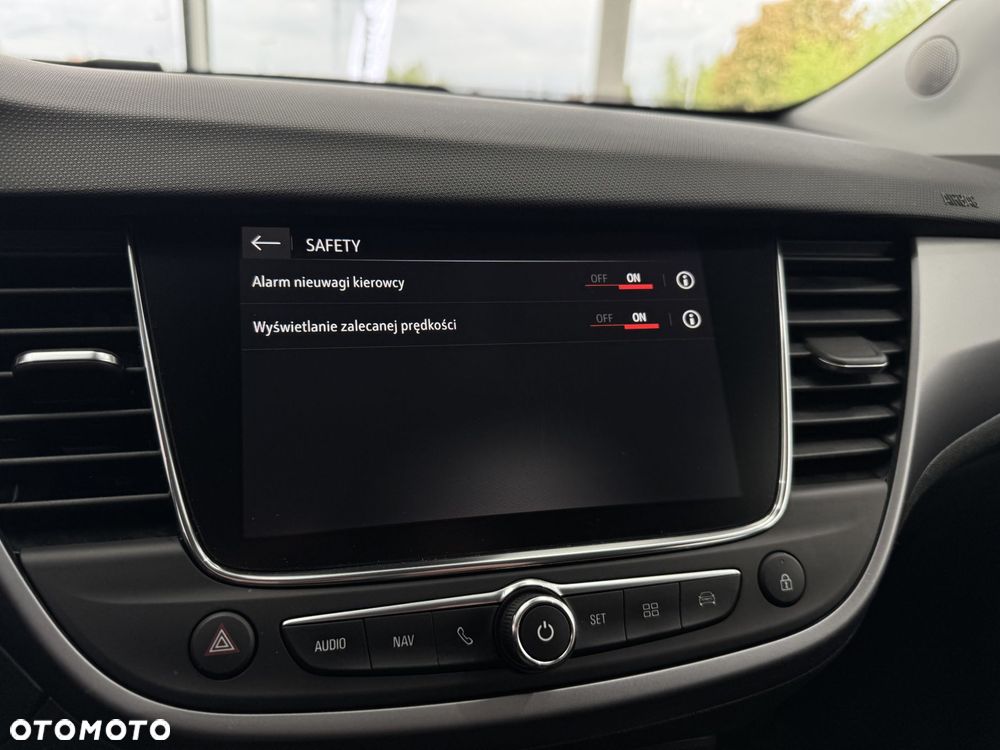 Opel Crossland X - 33
