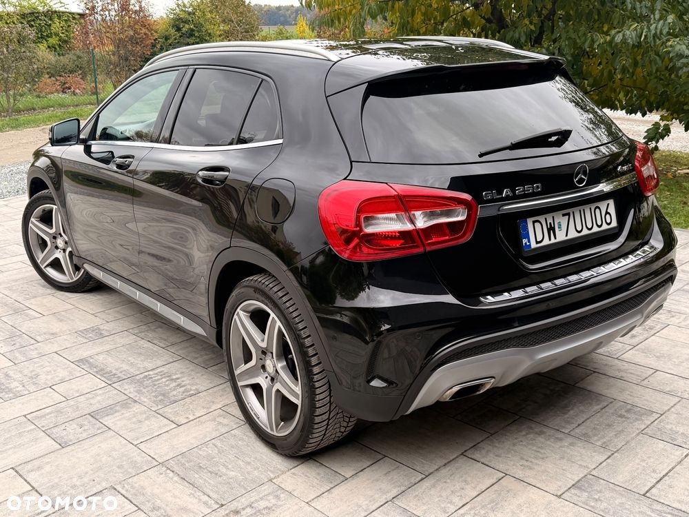 Mercedes-Benz GLA 250 4-Matic AMG Line - 8