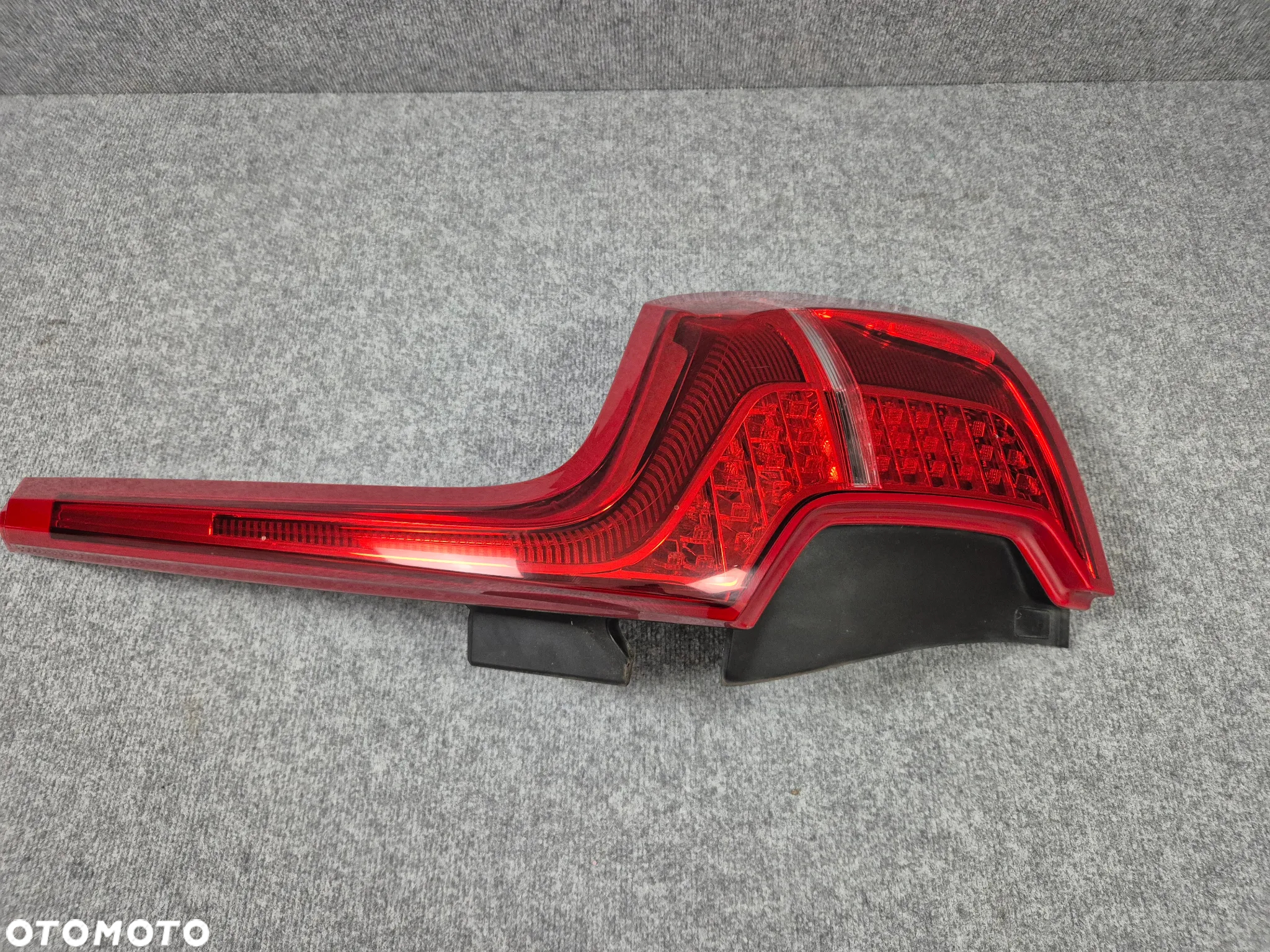 LAMPA TYLNA TYŁ PRAWA - VOLVO XC90 II LED 14-25 EUROPA - 2