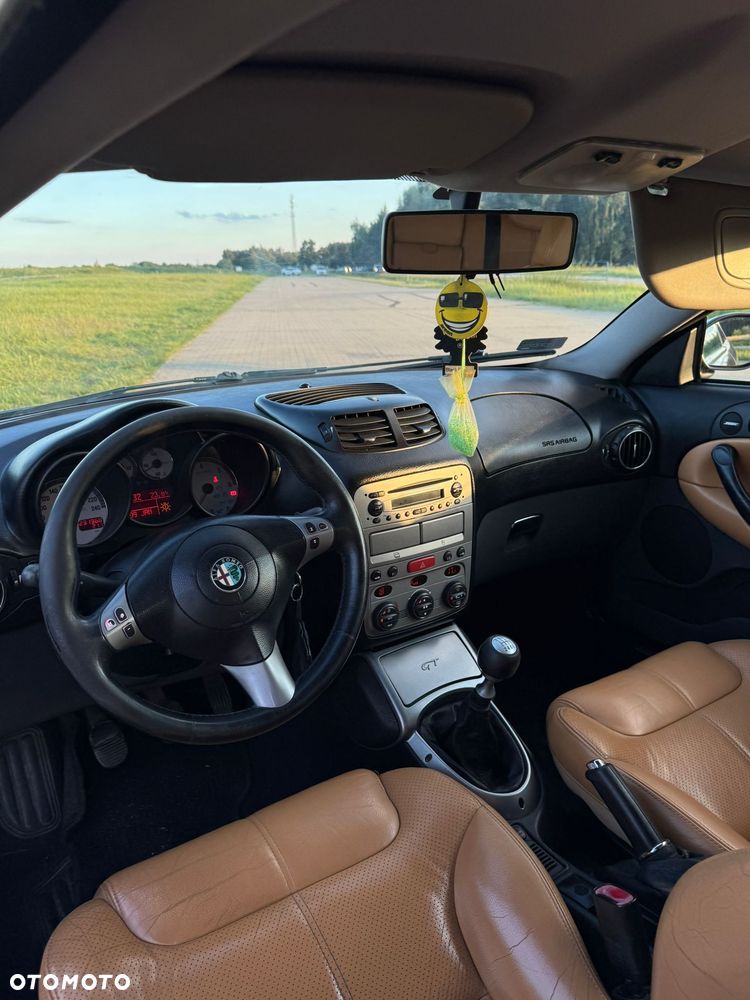 Alfa Romeo GT 1.9JTD 16V Q2 - 11