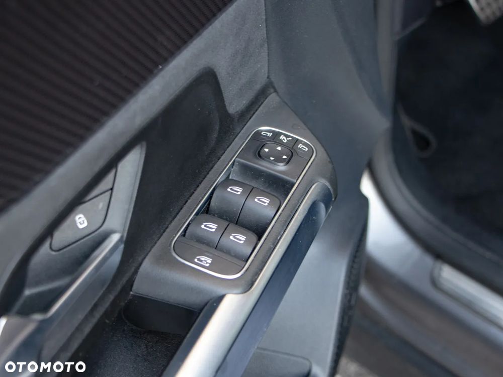 Mercedes-Benz GLB 220 d 4-Matic AMG Line 8G-DCT - 24
