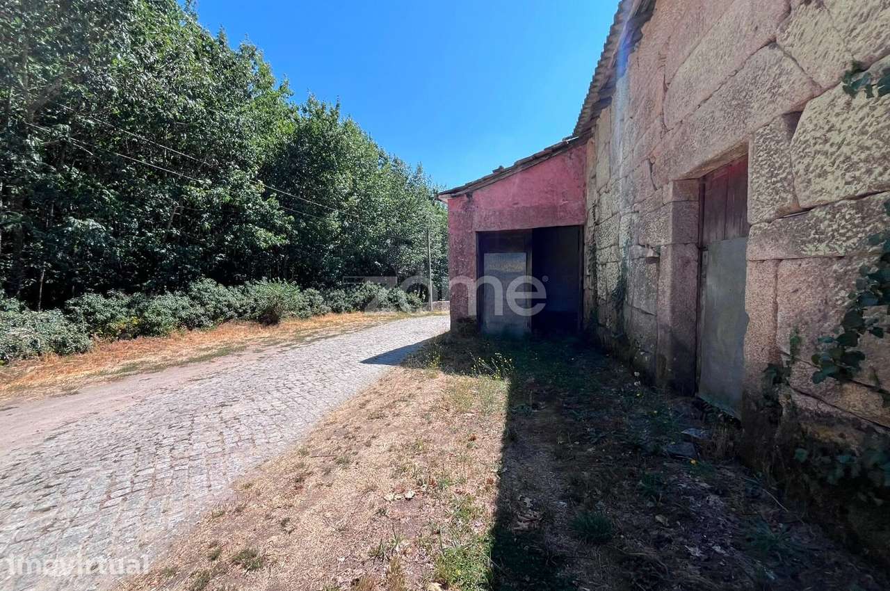 Ruína T2 para Reconstrução em Sanjurge – A 6 km de Chaves - Grande imagem: 3/13