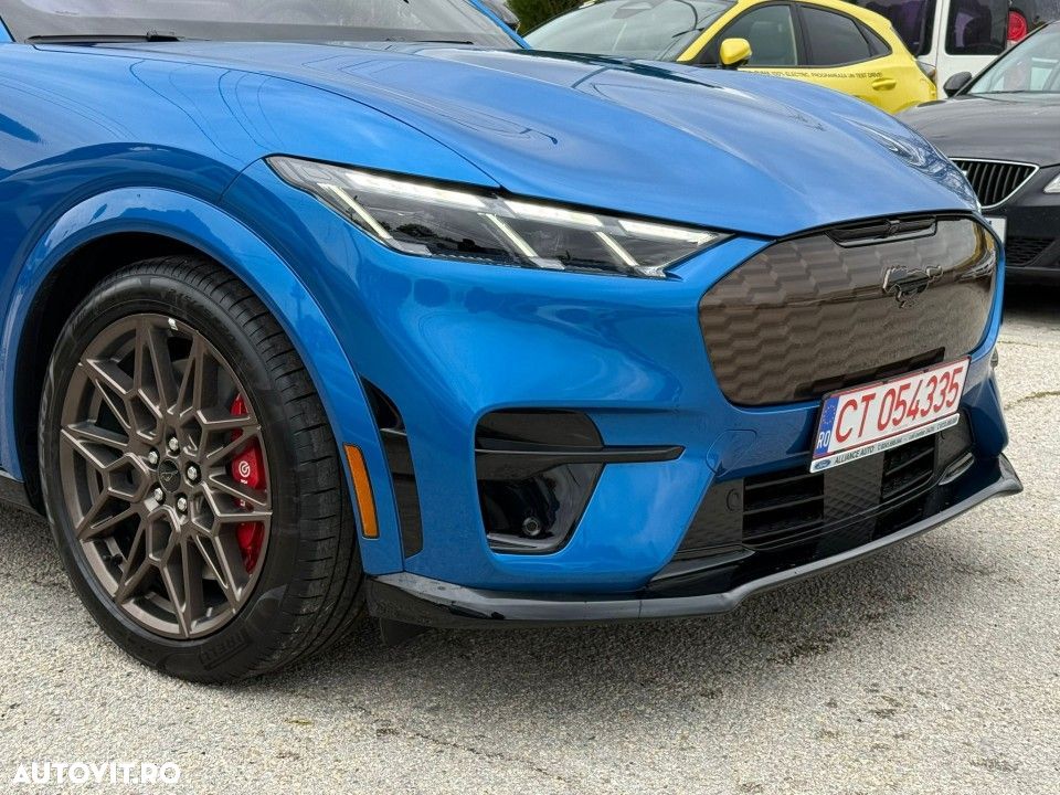 Ford Mustang Mach-E - 7