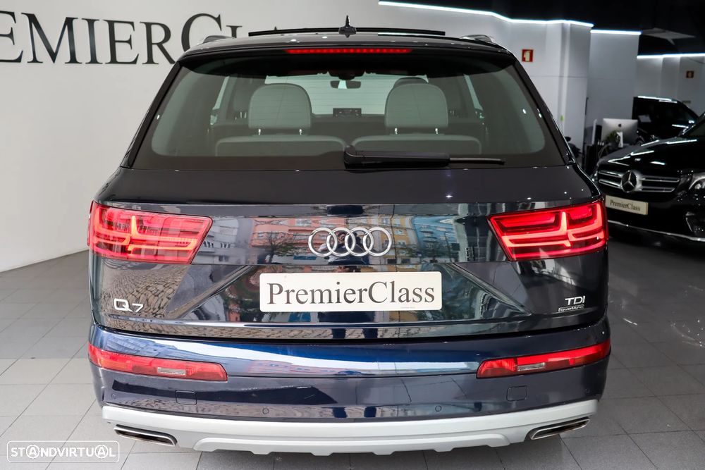 Audi Q7 3.0 TDI quattro S-line Tiptronic 7L - 7