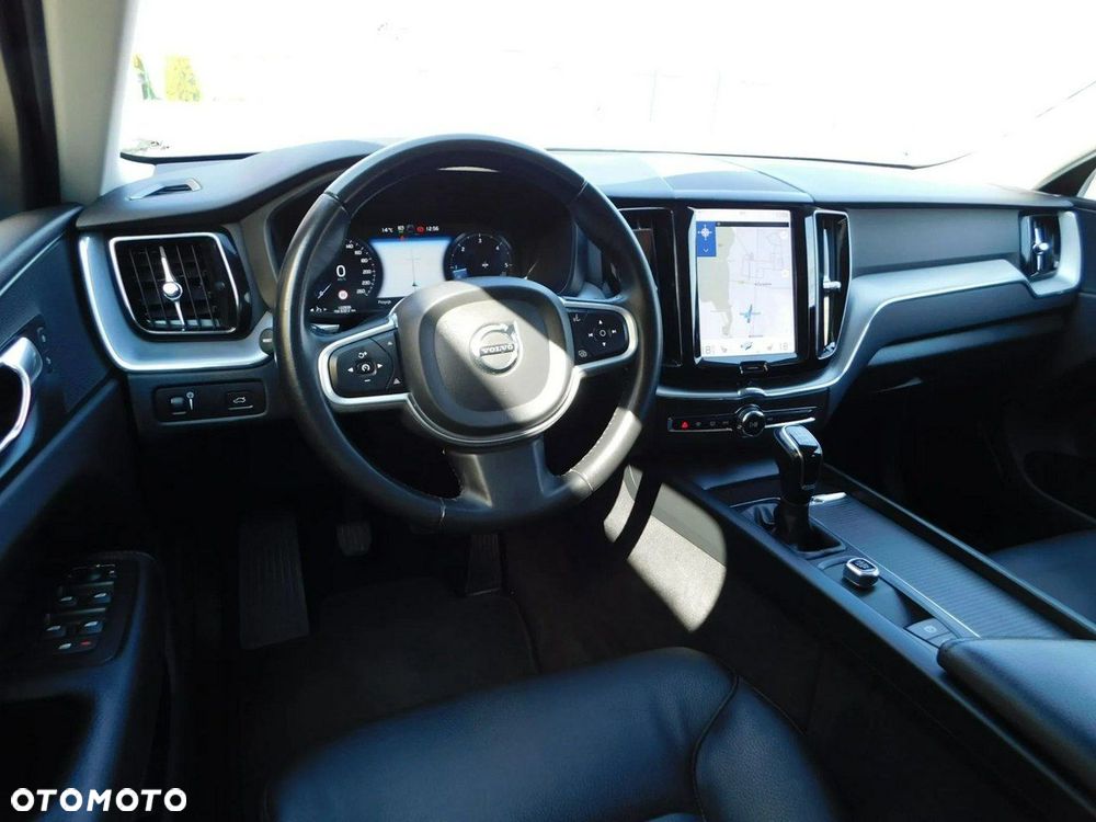 Volvo XC 60 D3 Momentum Pro - 14