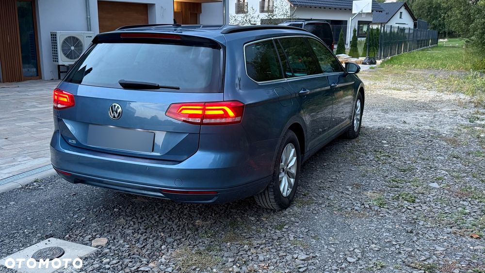 Volkswagen Passat - 4