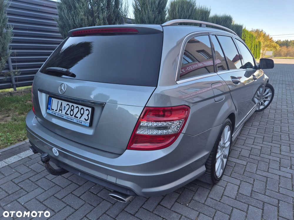Mercedes-Benz Klasa C 320 T CDI DPF 4Matic 7G-TRONIC Avantgarde - 2