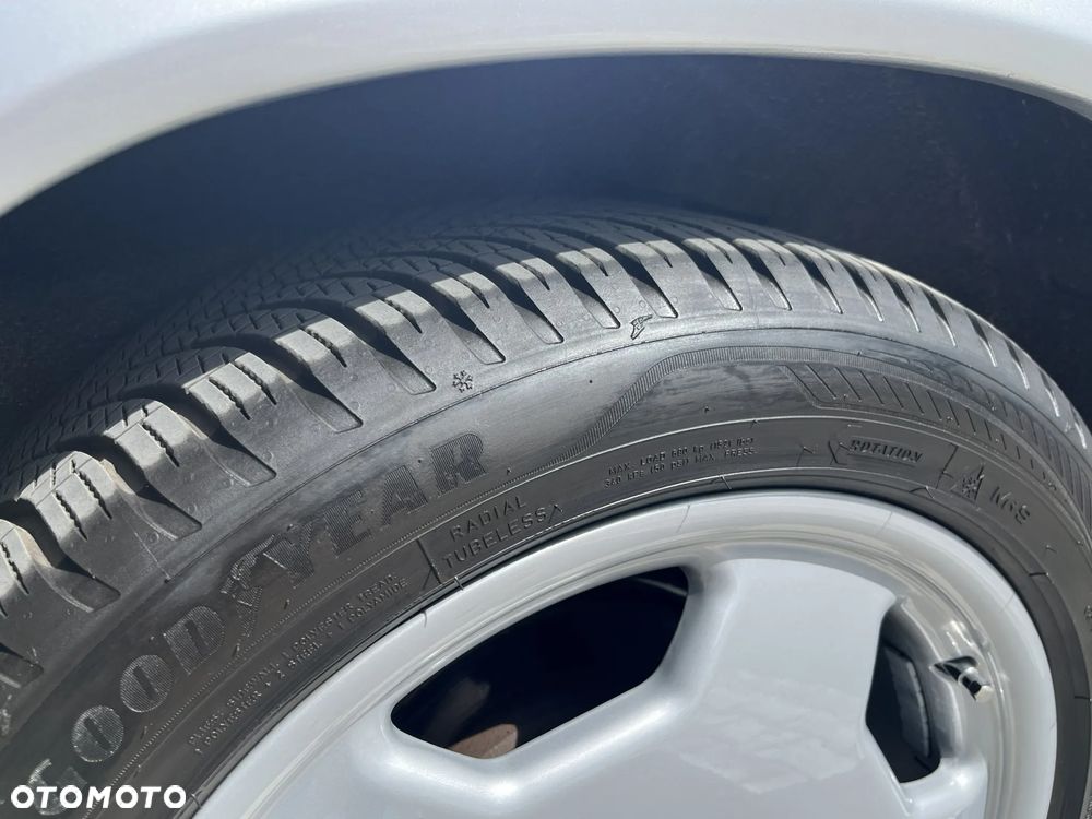 Mercedes-Benz W124 (1984-1993) - 33