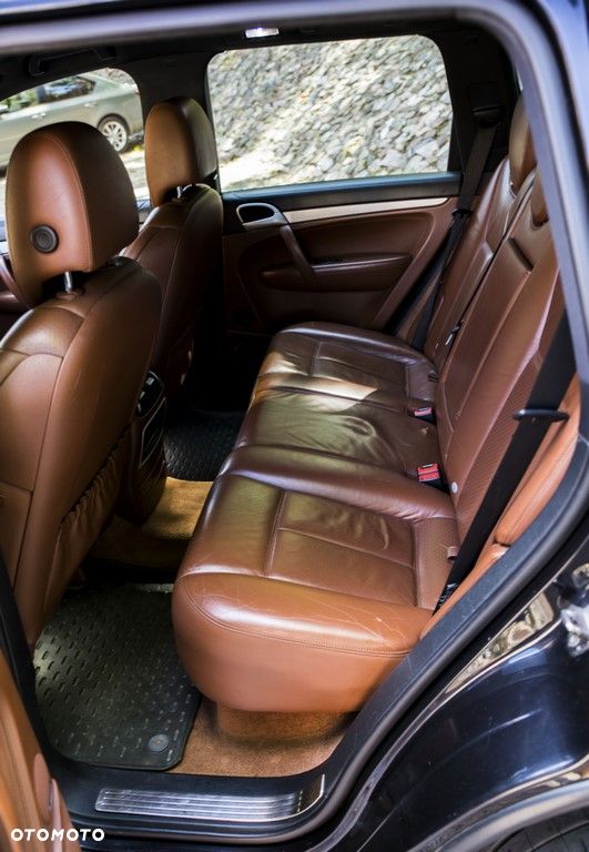 Porsche Cayenne - 12