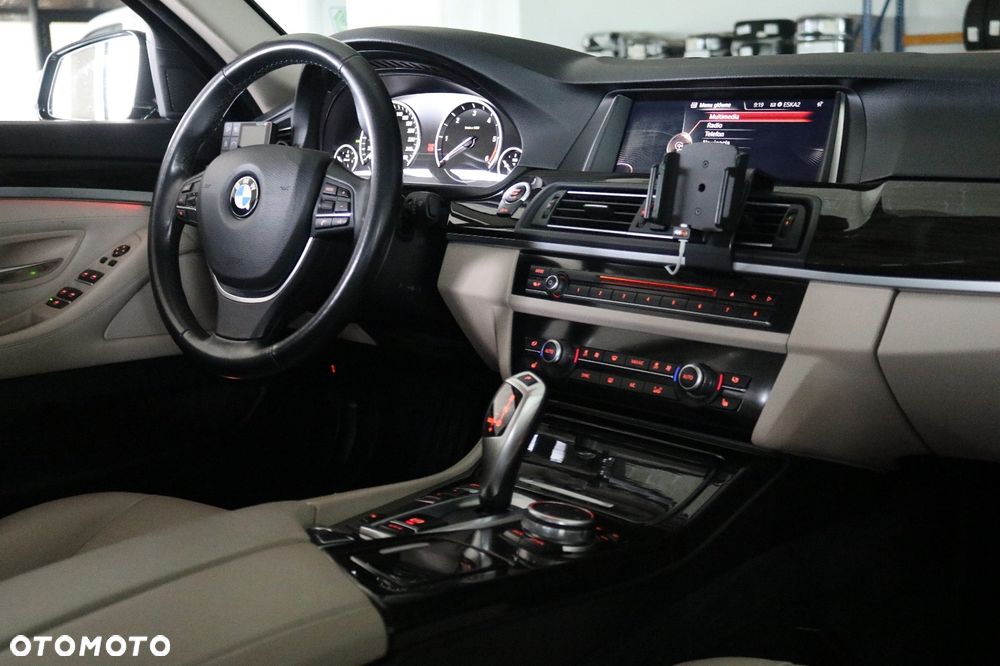 BMW Seria 5 520d Luxury Line - 18