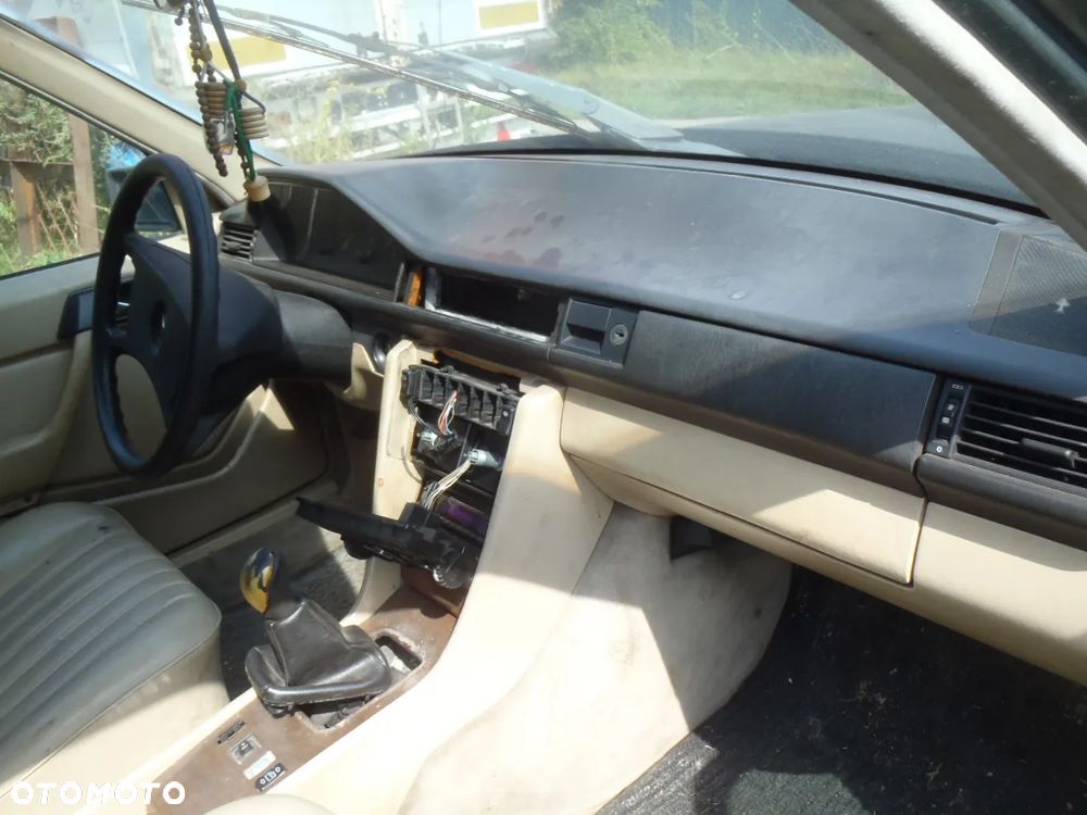 fotel kanapa tapicerka obicie boczek podłokietnik zagłówek skóra mercedes w 124 w124 - 2