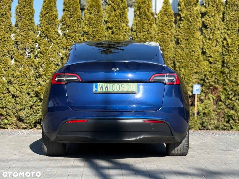 Tesla Y - 35