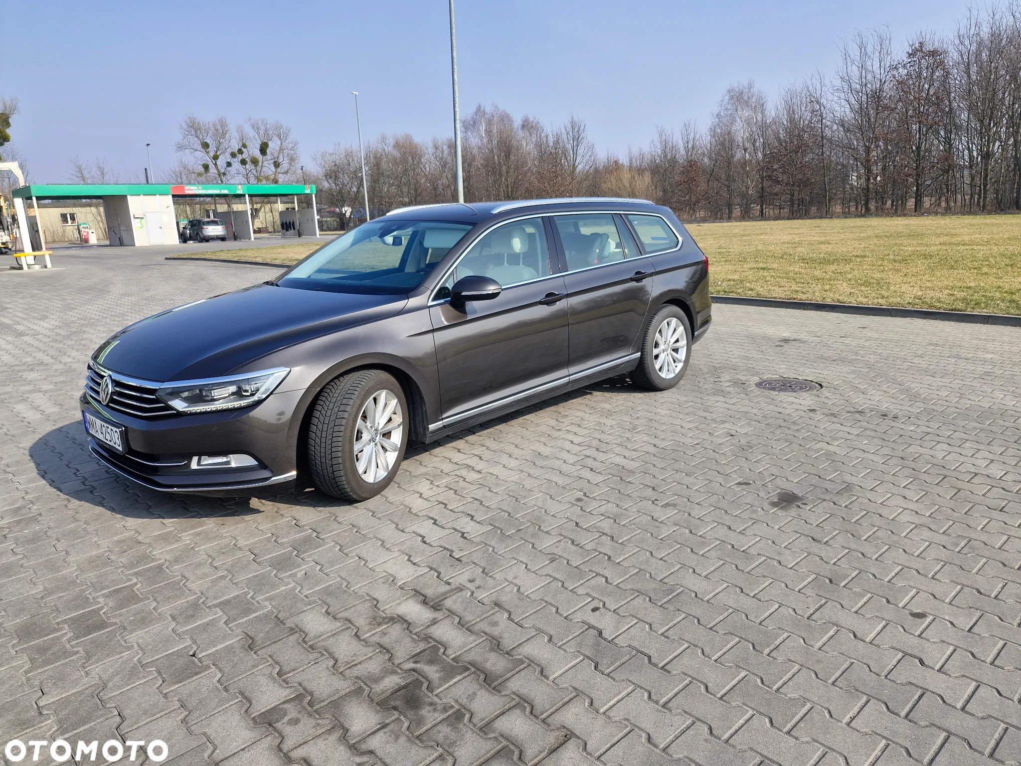 Volkswagen Passat - 12