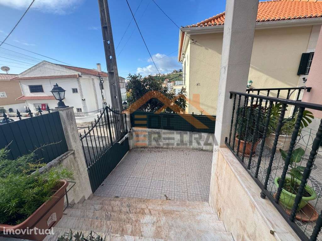 Um Exclusivo Predipereira!
Moradia T4+1, situada no Bairro Casal d... - Grande imagem: 3/52