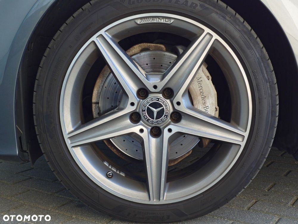 Mercedes-Benz C200 2018 photo 5
