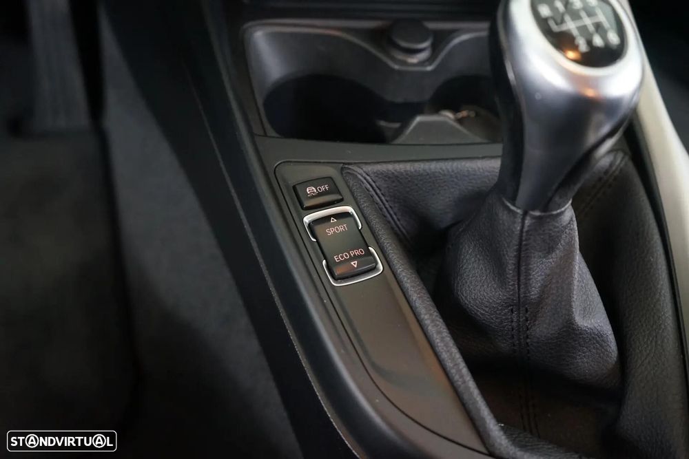 BMW 116 d Luxury Line - 29