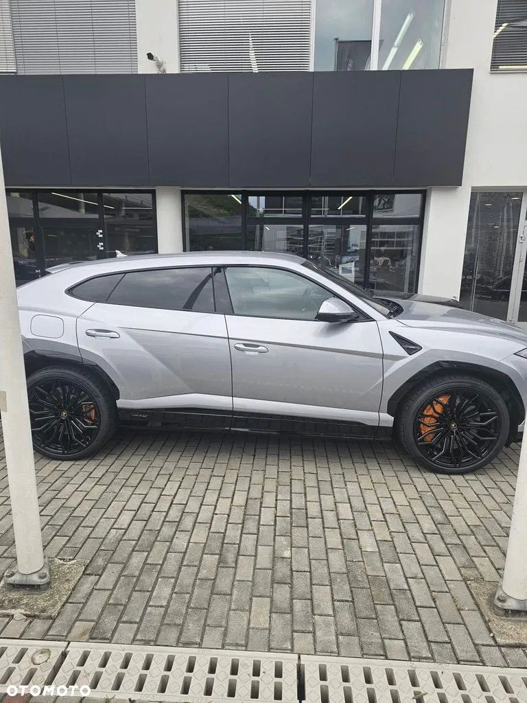 Lamborghini Urus - 21