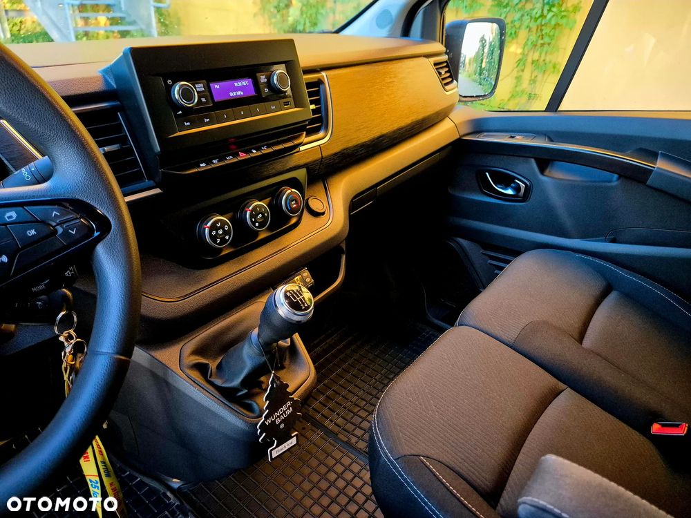 Renault Trafic - 23