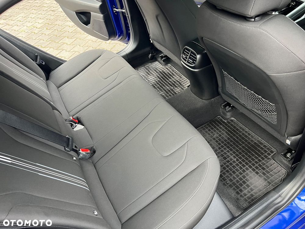 Hyundai Elantra 1.6 Executive - 18