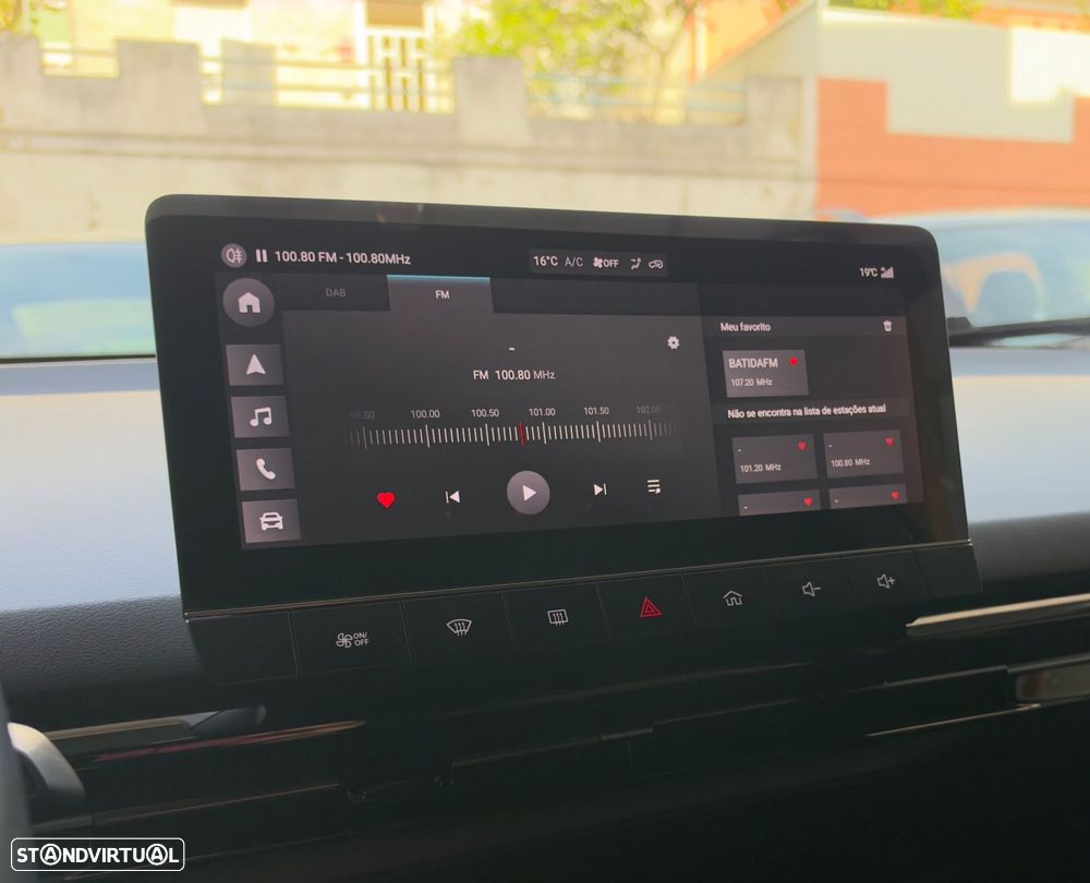 MG MG4 64 kWh Luxury - 16