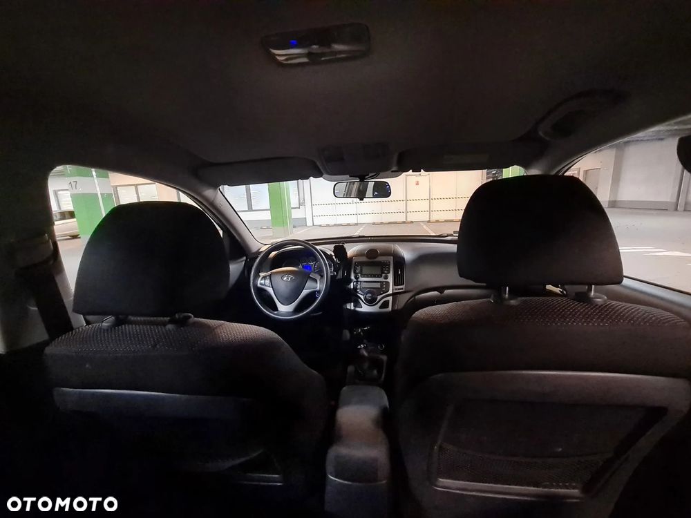 Hyundai i30 1.6 CRDi Comfort EU5 - 10