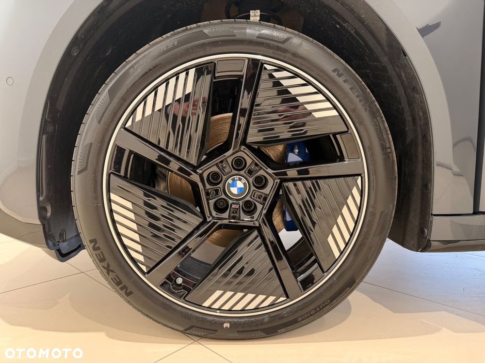 BMW iX3 - 7