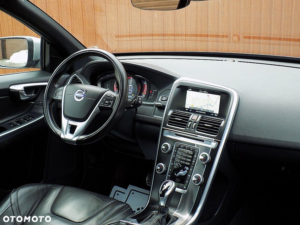 Volvo XC 60 D4 Drive-E R-Design Momentum - 18