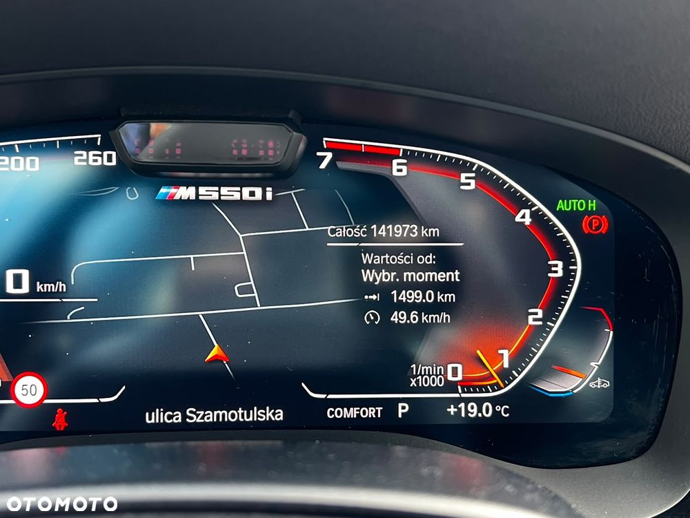 BMW Seria 5 M550i xDrive - 30